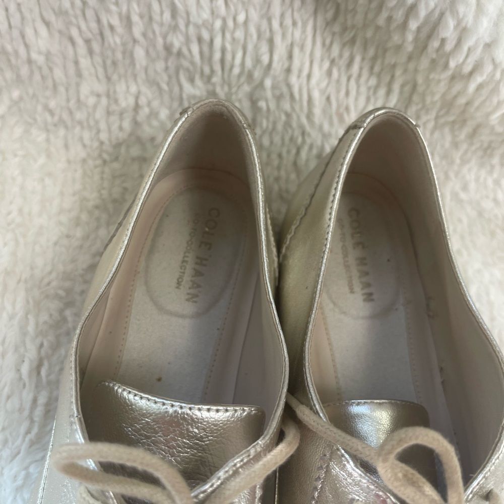 Metallic Gold Lace-Up Women's Oxford Shoes - Picture 7 of 10